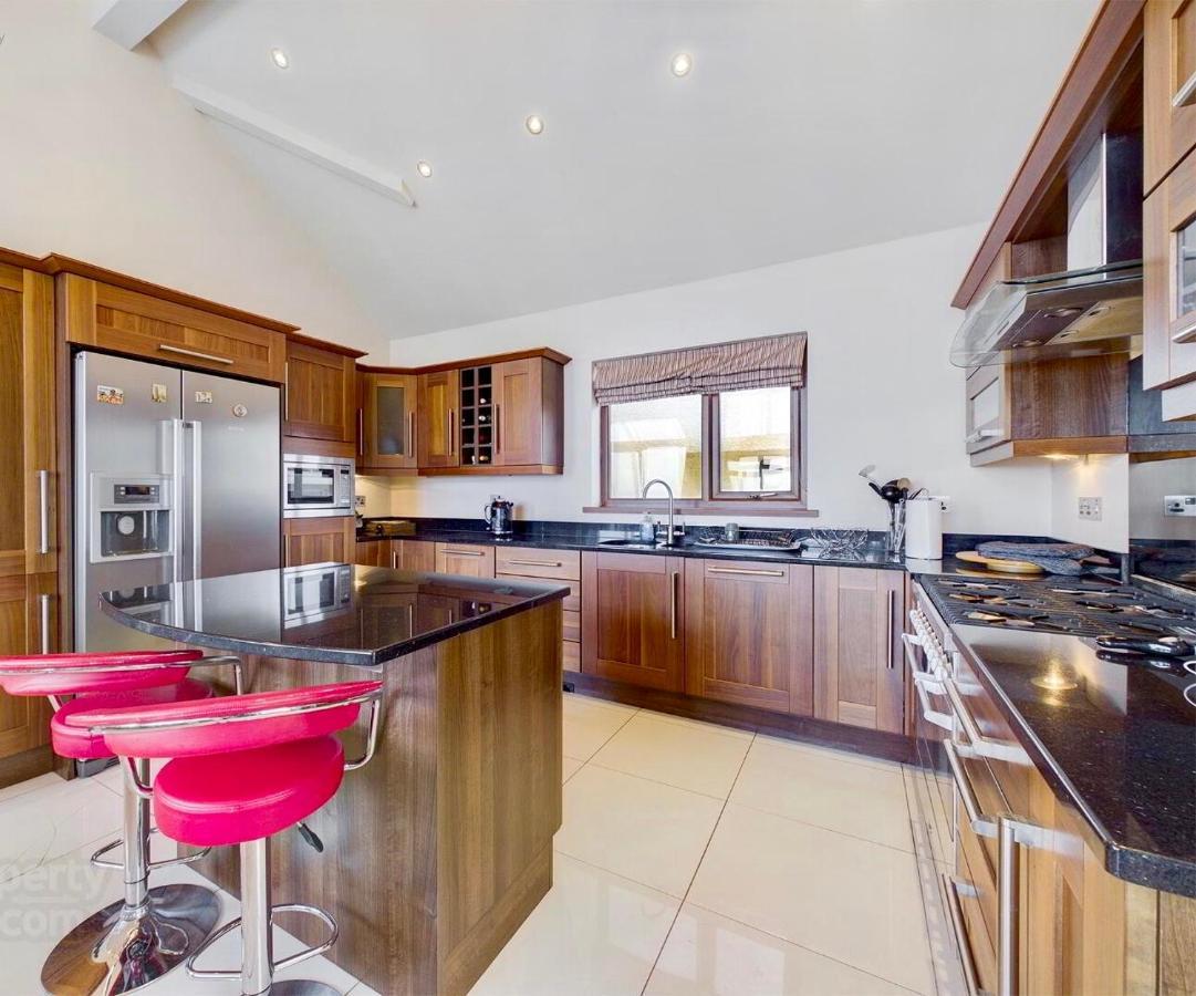 Atlantic View Coach House - Tourist Board Approved Holiday home Portstewart